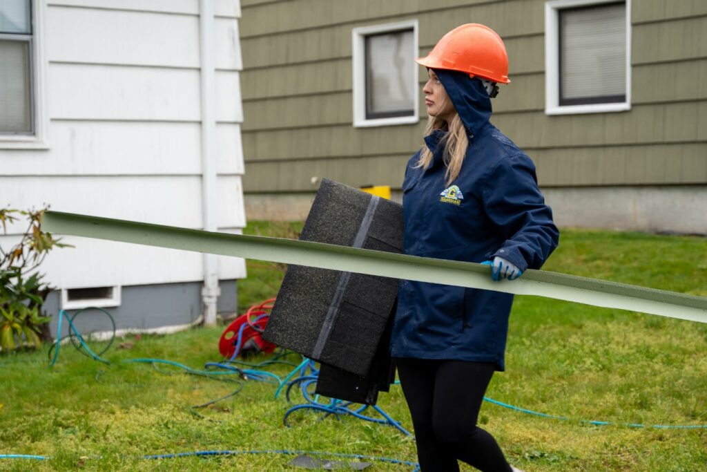 She Build Roofing